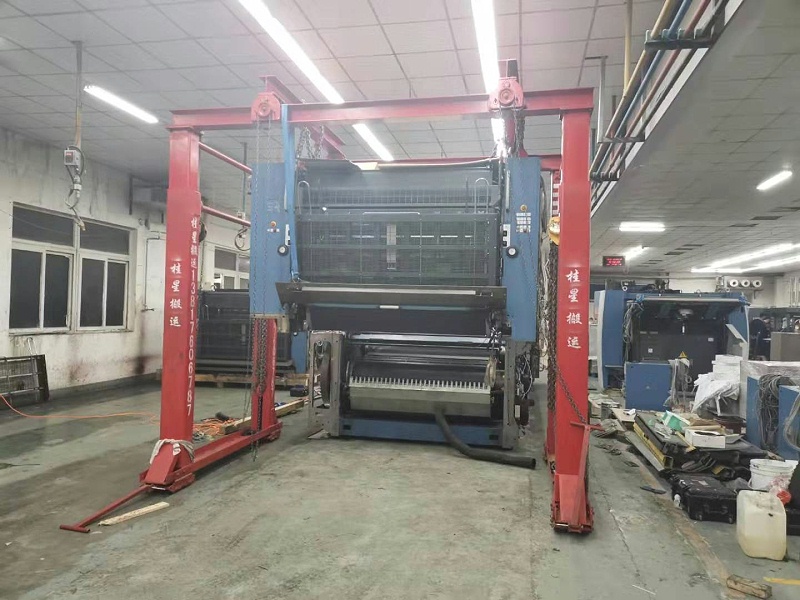 屹星機電廠房設(shè)備吊裝